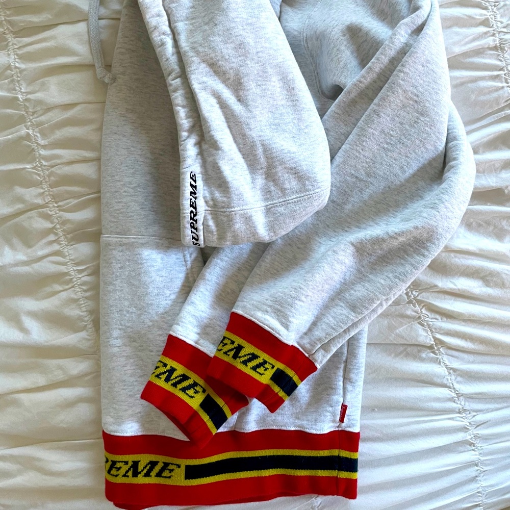 Supreme hoodie